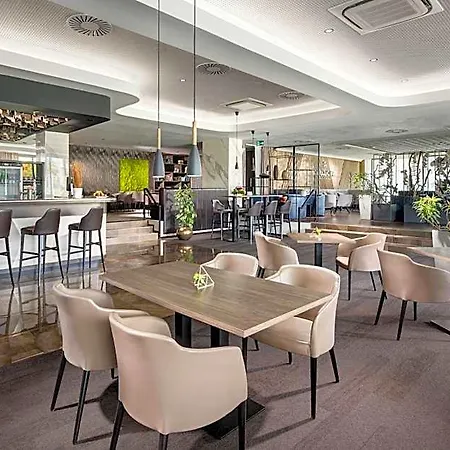 Clarion Congress Hotel